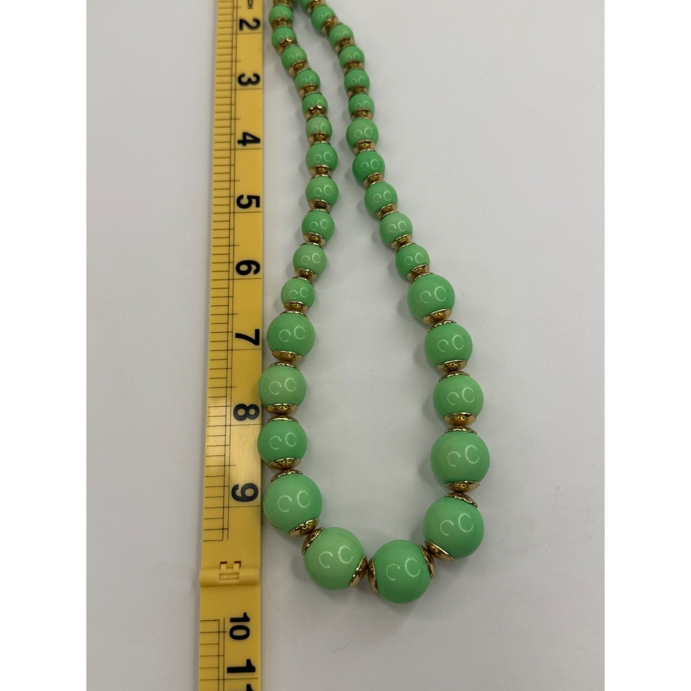Banana Republic Green Graduated Bead Necklace Gold Tone Spacers Coquette Boho - Picture 5 of 6